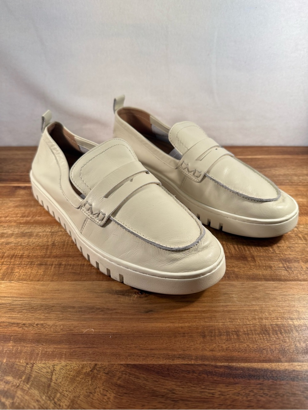 Vionic Uptown Leather Loafers Cream Size 10 - Picture 11 of 11